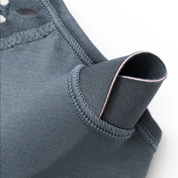 GREY LIGHT SUPPORT CUT-OUT CRISSCROSS SPORTS BRA - Picture 4 of 7